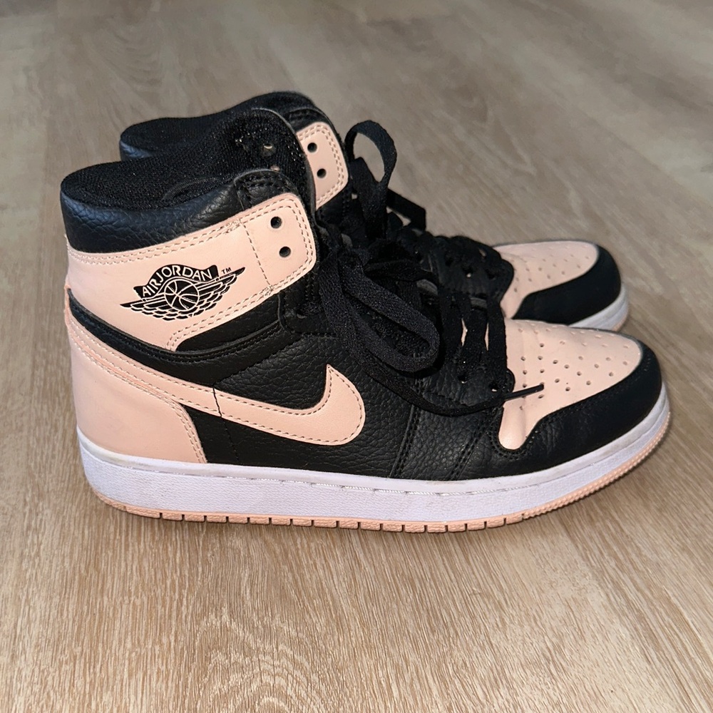 Jordan Women's Black and Peach Sneakers